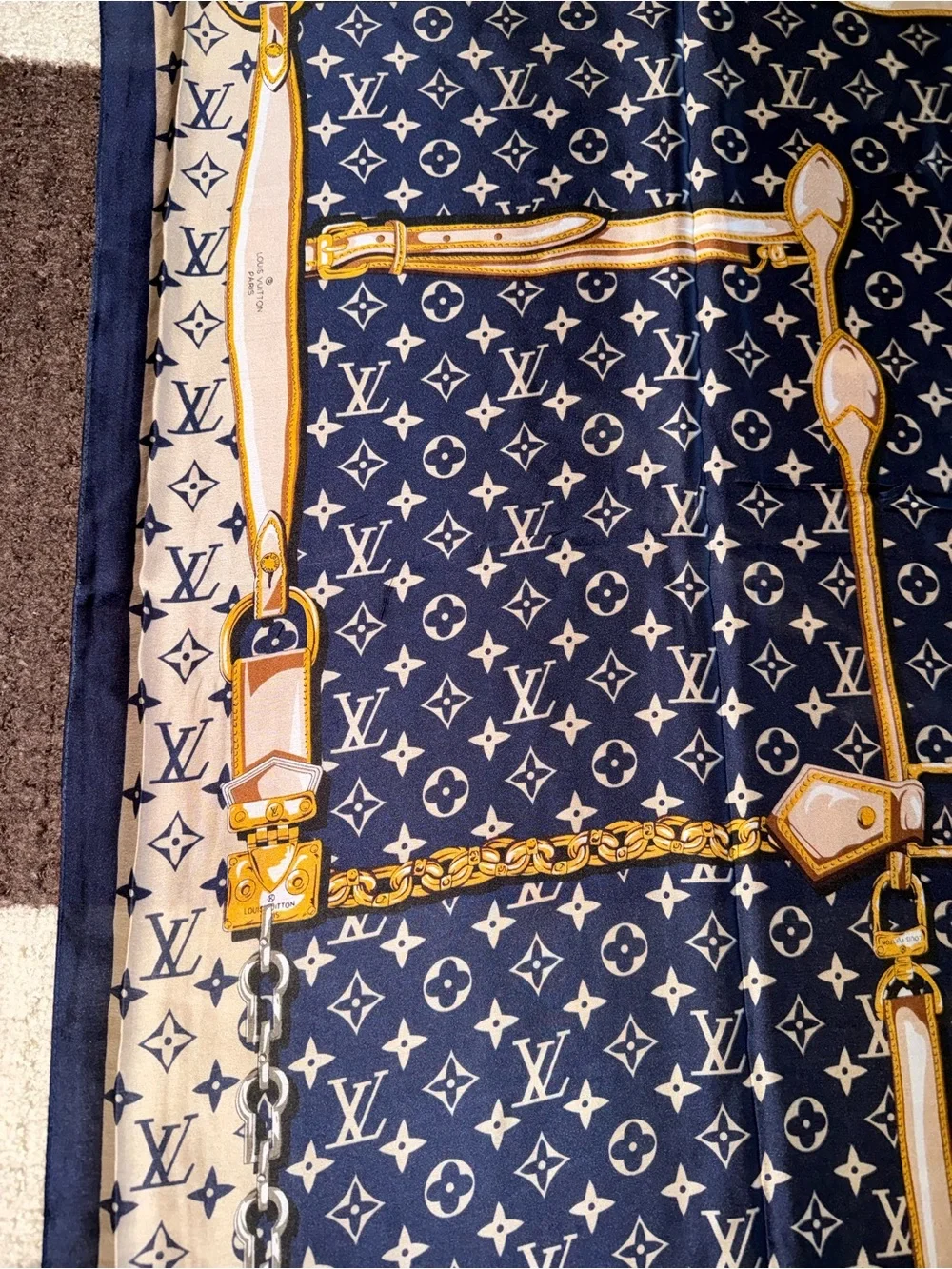 “Lock & Key” Navy Blue 100% Soie Silk Scarf Wrap- NWT